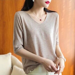 EXPRESS Nude Pink Short Sleeve V-neck Women’s Top size XS